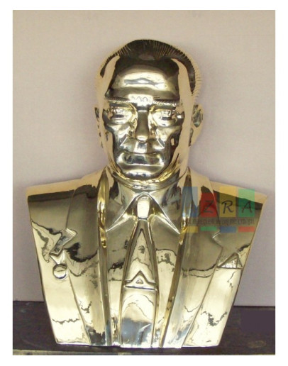 Atatürk Büstü Pirinç 85 cm Atatürk Büstü Pirinç 85 cm