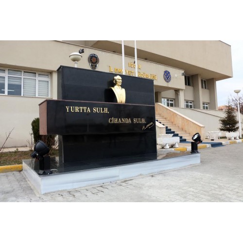 Atatürk Büstü Mermer Siyah Granit Kaide IĞDIR Atatürk Büstü Mermer Siyah Granit Kaide IĞDIR